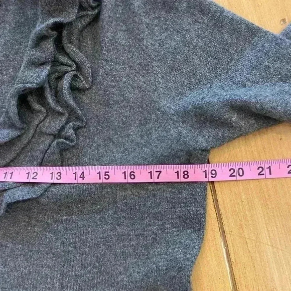 Cashmere Gray Sweater, size large, excellent condition - Picture 3 of 11